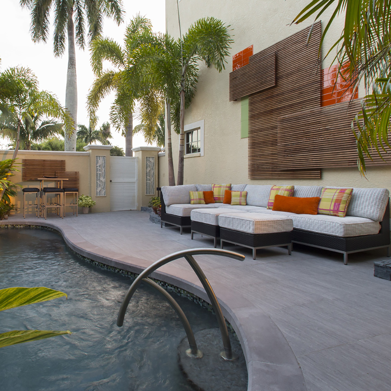 image of exterior pool courtyard design